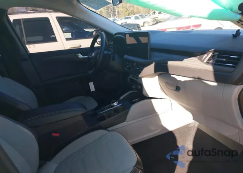 2024 Ford Escape Platinum z USA, uszkodzony, nr VIN 1FMCU9JA4RUA49538